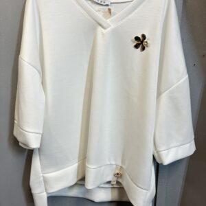 Bluzka z broszką (52)